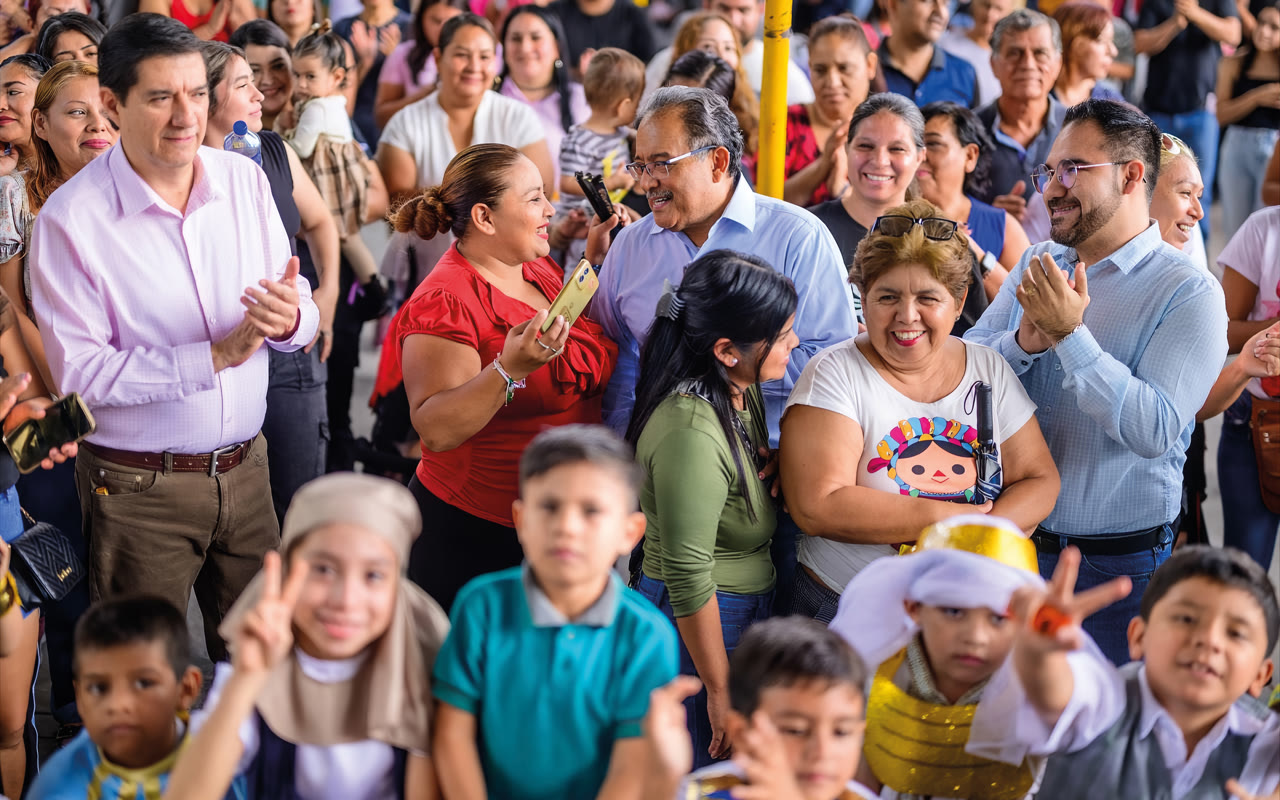 Familias de Nuevo León en evento comunitario