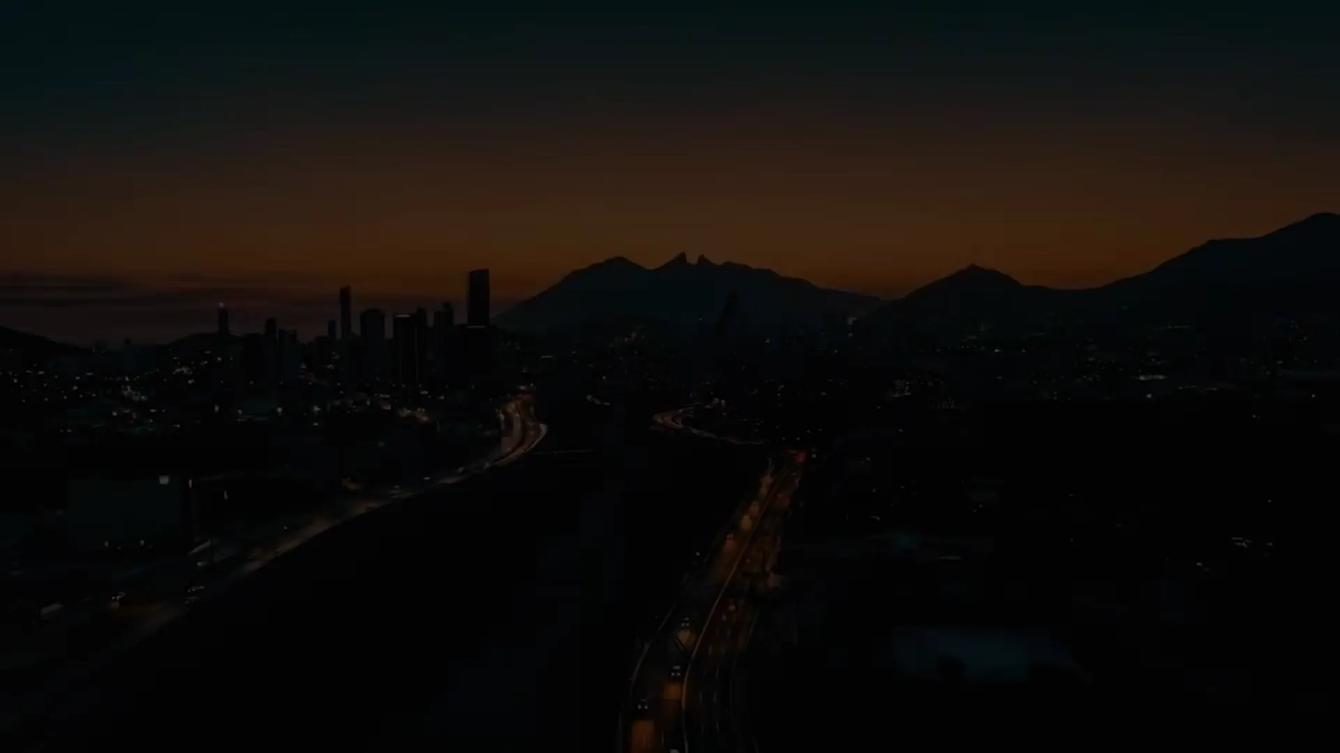 Monterrey al atardecer con el Cerro de la Silla